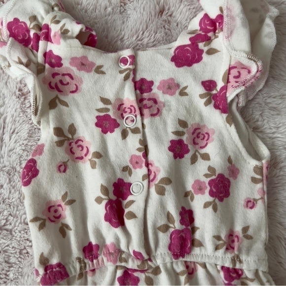 Duck Duck Goose Baby Girl 0-3 months Floral Pink White Romper Outfit with Hat - Picture 6 of 6